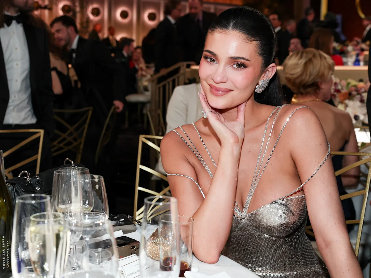 Kylie Jenner Reinvents Her Image With Bleached Brows And Bra-Forward Styling On The Vanity Fair Spring 2026 Cover